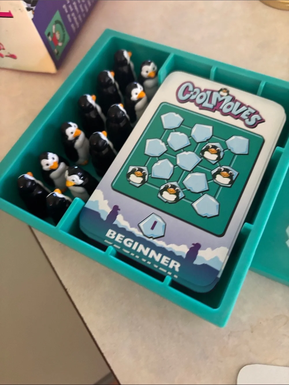 Discovery Cool Moves! Kids Strategy Game - Teal, White & Yellow